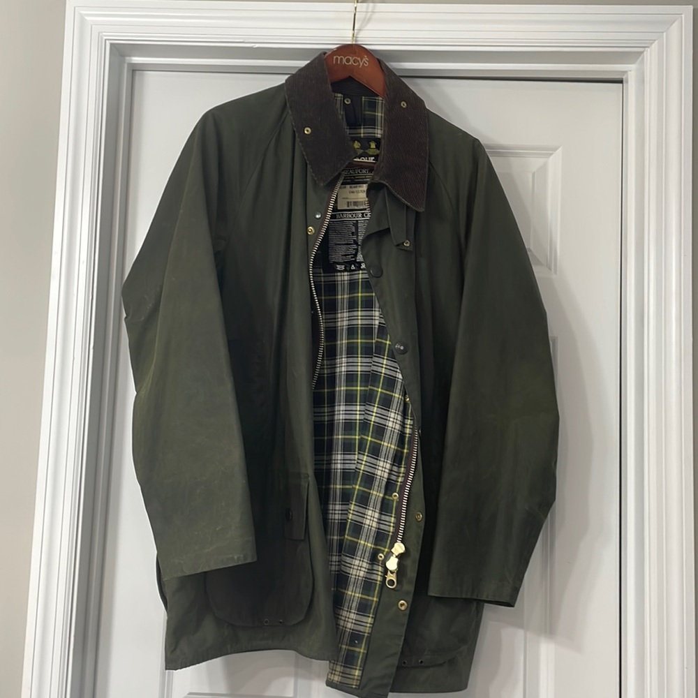 Barbour Classic Beaufort Wax Jacket in Olive (Size C46)